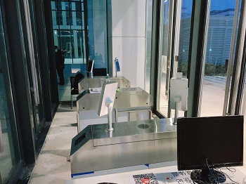 武威北京經(jīng)開區(qū)信創(chuàng)園測溫人臉識別通道閘